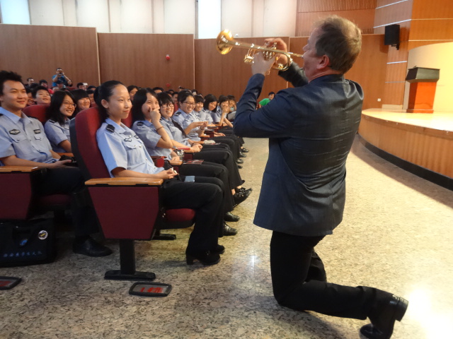 明升mansion小号表演艺术家Jens Lindemann（彦斯·林德曼）荣获加拿大勋章