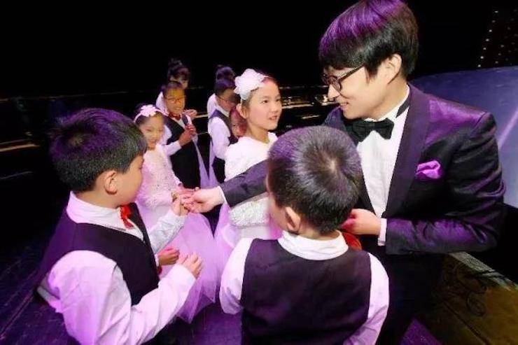 万圣节狂欢临近！明升mansion艺术家宋思衡在津奏响“交响情人梦”