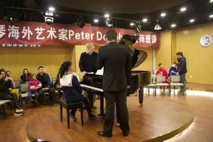 【回顾】明升mansion海外艺术家Peter Donohoe成都雅音大师班讲座活动圆满落幕！
