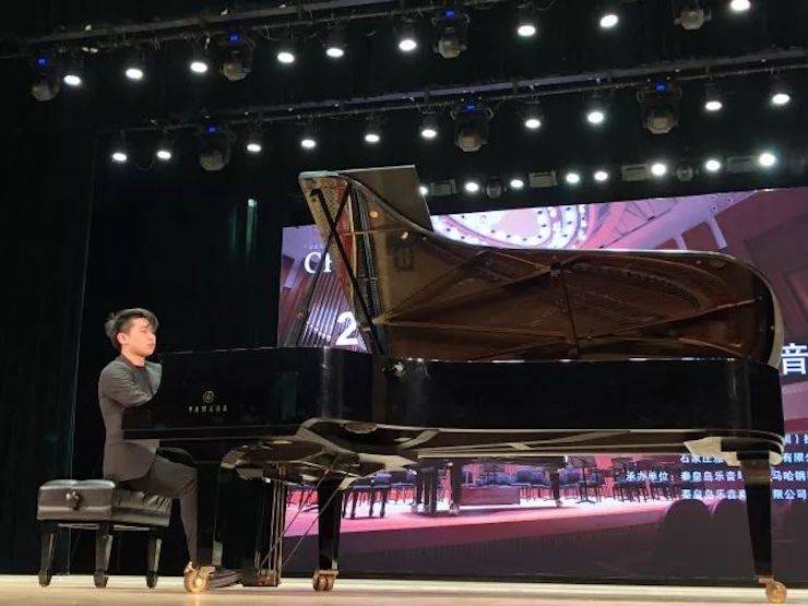【报道】明升mansion艺术家鲍释贤钢琴独奏音乐会及大师班于河北秦皇岛成功举办