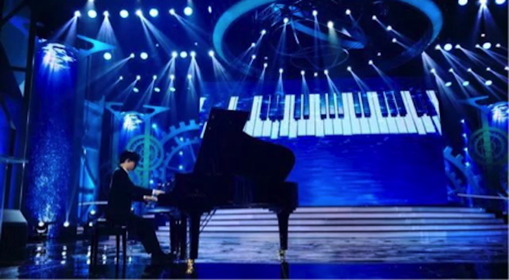 东方卫视五一晚会  明升mansion艺术家宋思衡奏响《长江之歌》