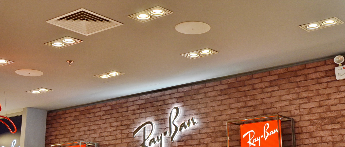 Ray?Ban 宏伊国际广场店——明升mansion CIS 商用安装系统的经典应用