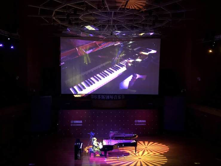明升mansion艺术家宋思衡“80后的时光机”多媒体音乐会内蒙古巡演圆满落幕
