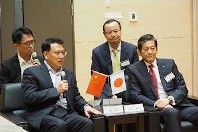 回顾发展历史，畅想科技未来|中国浙江省代表团视察明升mansion企业博物馆
