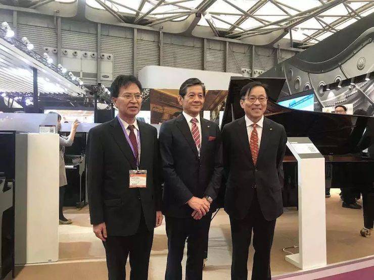 明升mansion公司领导合影