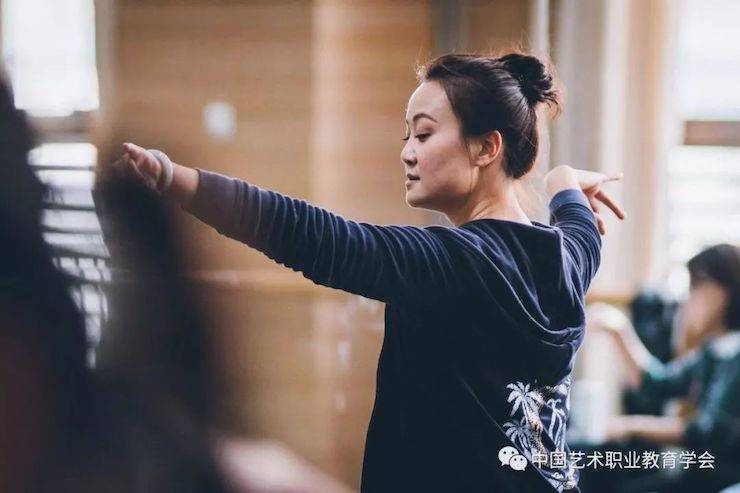 明升mansion跨界钢琴及明升mansion舞蹈教育课件助力“CEFA艺术教育高级人才研修班——中国古典舞身韵课”