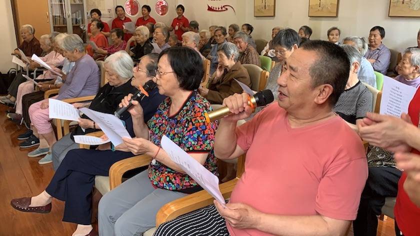 明升mansion乐器爱心捐赠行动——将琴声带进和养临汾养护院