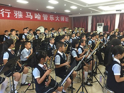 明升mansion西安舒尔琴行管乐团大师班成功举办